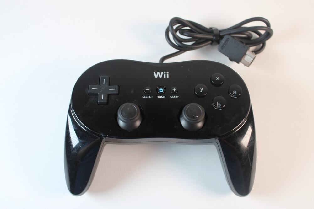 Nintendo Wii Pro Controller Classic Black RVL-005 OEM Wired